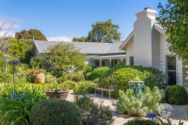 House For Sale - VIC - Mount Eliza - 3930 - A Breathtaking Garden Estate on a Private Acre  (Image 2)