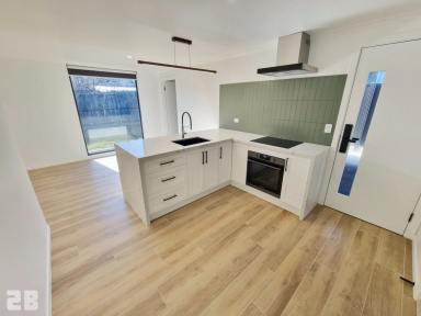 Flat For Lease - VIC - Keysborough - 3173 - Private modernised home with flexible layout  (Image 2)