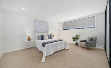 House For Sale - NSW - Colyton - 2760 - Luxury multi ensuite house (Image 2)