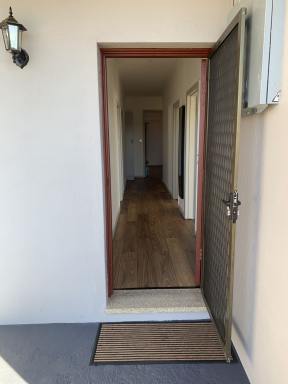 House Leased - NSW - Karabar - 2620 - UNDER CONTRACT fully renovated, easy to clean, energy efficient house  (Image 2)