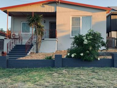 House Leased - NSW - Karabar - 2620 - UNDER CONTRACT fully renovated, easy to clean, energy efficient house  (Image 2)