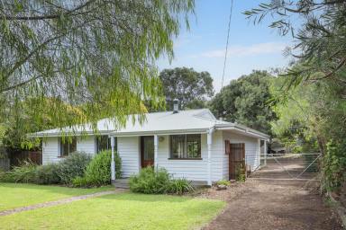 House For Lease - WA - Margaret River - 6285 - Charming Cottage  (Image 2)