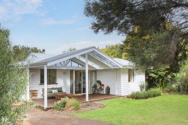 House For Lease - WA - Margaret River - 6285 - Charming Cottage  (Image 2)