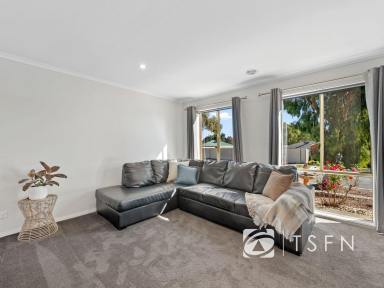 House For Sale - VIC - California Gully - 3556 - Family Living in a Quiet, Sought-After Location.  (Image 2)