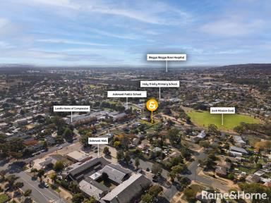 House For Sale - NSW - Ashmont - 2650 - Invest or Nest  (Image 2)