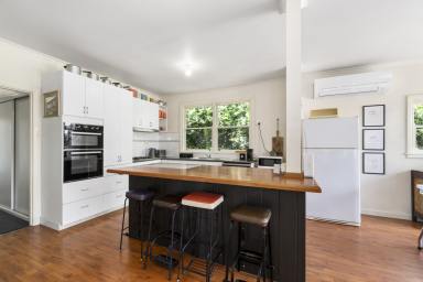House For Lease - VIC - Apollo Bay - 3233 - CHARM AND SPACE ON MURRAY STREET
**12 month lease**  (Image 2)