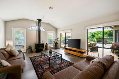 House For Sale - VIC - Sedgwick - 3551 - Wide Open Spaces & Warm Family Living (Image 2)