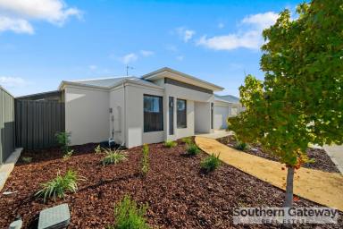 House For Sale - WA - Wellard - 6170 - THE COMPLETE PACKAGE - MODERN LIVING DONE RIGHT  (Image 2)