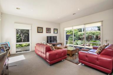 House For Lease - VIC - Mentone - 3194 - SPACIOUS | MODERN | CONVENIENT  (Image 2)