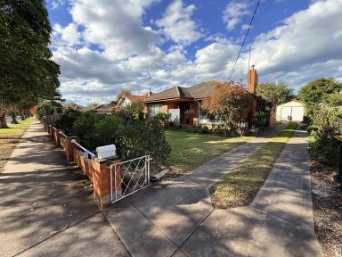 House Leased - VIC - Sale - 3850 - Spacious Living in a Quiet, Convenient Location  (Image 2)