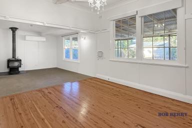 House For Lease - NSW - Narromine - 2821 - Three Bedroom Home with rear lane access  (Image 2)