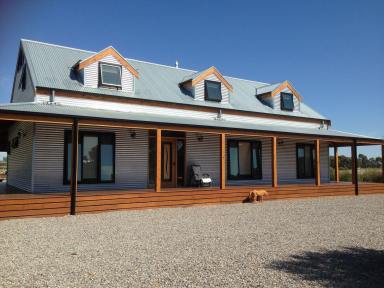 House For Sale - VIC - Numurkah - 3636 - Rare 2.02 Ha
Lifestyle Holding Within Numurkah Town Boundary  (Image 2)