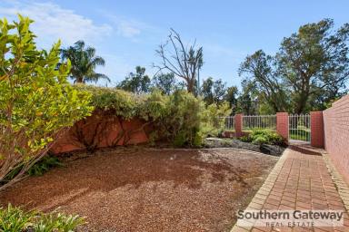 House For Sale - WA - Orelia - 6167 - COMFORTABLE LIVING WITH NATURE AT YOUR BACK DOOR  (Image 2)