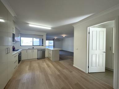 House For Sale - NSW - Gundagai - 2722 - Modern Private Unit in Great Location.  (Image 2)