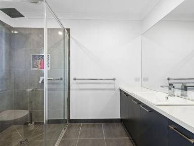 House For Lease - VIC - Bairnsdale - 3875 - 3 BED/2 BATH/LARGE SHED  (Image 2)