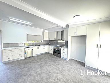 House For Sale - NSW - Inverell - 2360 - Low Maintenance Living  (Image 2)