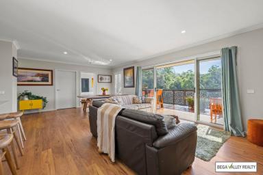 Townhouse For Sale - NSW - Merimbula - 2548 - UNBEATABLE LOCATION COMPLETE PRIVACY  (Image 2)