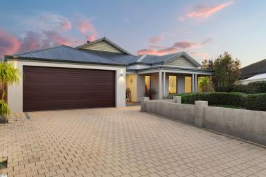 House For Sale - WA - Madeley - 6065 - Spacious family luxury on a rare 828sqm block in Madeley!  (Image 2)