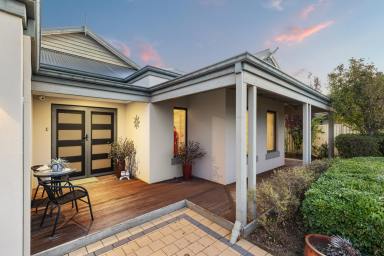 House For Sale - WA - Madeley - 6065 - Spacious family luxury on a rare 828sqm block in Madeley!  (Image 2)