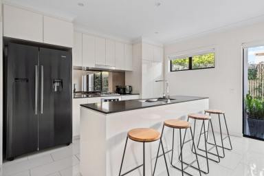 Townhouse For Sale - QLD - Peregian Springs - 4573 - Effortless Coastal Lifestyle in Peregian Springs (Image 2)