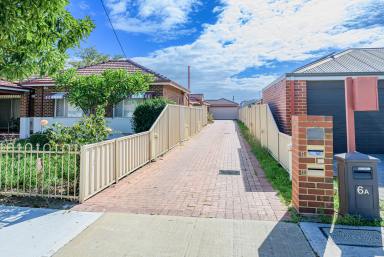 House For Sale - WA - Midland - 6056 - Spacious Villa in Midland  (Image 2)