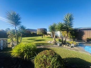 House For Sale - TAS - Somerset - 7322 - Seaview's in Sunny Somerset (Image 2)