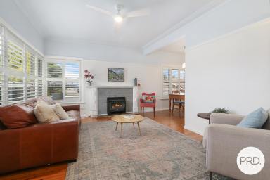 House For Sale - NSW - West Albury - 2640 - PERFECTLY UPDATED TO MAINTAIN CHARACTER & CHARM  (Image 2)