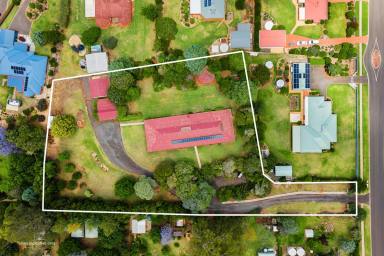 House For Sale - QLD - Highfields - 4352 - Family Living Meets Country Charm  (Image 2)