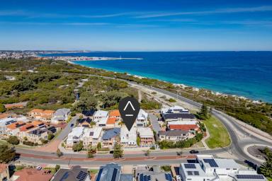 House For Sale - WA - Hillarys - 6025 - A Sophisticated Shoreside Sanctuary (Image 2)