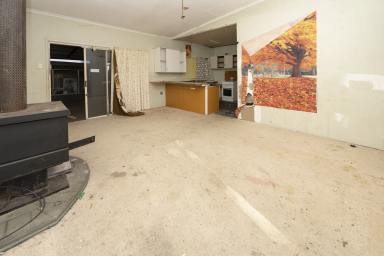 House For Sale - VIC - Swan Hill - 3585 - Renovate or Detonate  (Image 2)