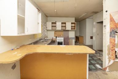 House For Sale - VIC - Swan Hill - 3585 - Renovate or Detonate  (Image 2)