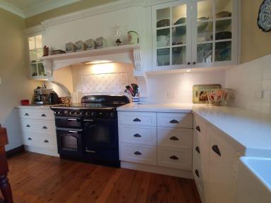House For Lease - NSW - Muswellbrook - 2333 - IN A CLASS
AND LOCATION OF ITS OWN! SPACIOUS FAMILY HOME.  (Image 2)