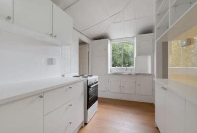Unit For Lease - QLD - Red Hill - 4059 - 3 bedroom ****ELECTRICITY INCLUDED**** $595/WEEK  (Image 2)