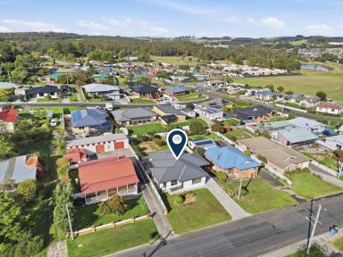 House For Sale - TAS - Latrobe - 7307 - Comfort, Space & Convenience  (Image 2)