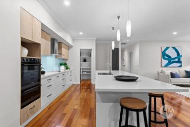 House For Sale - VIC - Rosebud - 3939 - Peninsula Sands Family Entertainer  (Image 2)