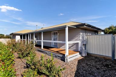 House For Sale - VIC - Mildura - 3500 - Fabulous Inner city home or investment  (Image 2)