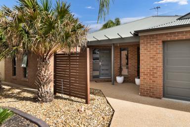 House For Sale - VIC - Mildura - 3500 - The Entertainer on the West Side  (Image 2)