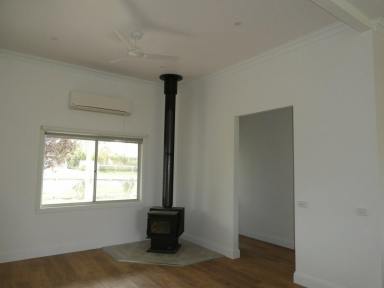 House For Lease - VIC - Bairnsdale - 3875 - RENOVATED SCHOOLHOUSE  (Image 2)