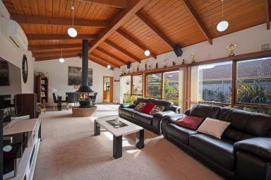 House For Sale - VIC - Hamilton - 3300 - Relaxed living in a quiet, convenient location  (Image 2)