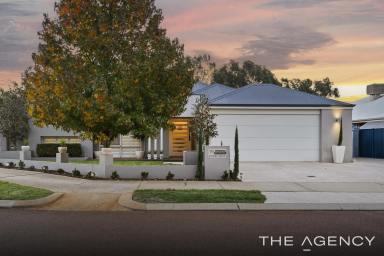 House For Sale - WA - Baldivis - 6171 - Luxurious Home With Extra Space for Boat or Caravan!  (Image 2)