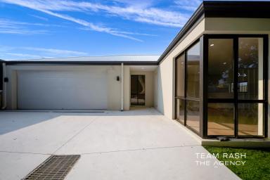 House For Sale - WA - Gosnells - 6110 - Brand New Contemporary Living | 3x2 + Theatre - Premium Class Home !  (Image 2)