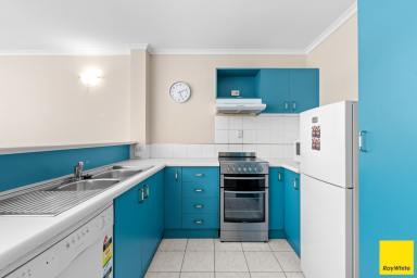 Apartment Auction - QLD - Holloways Beach - 4878 - Two-Bedroom Apartment Within Walking Distance to The Beach!  (Image 2)