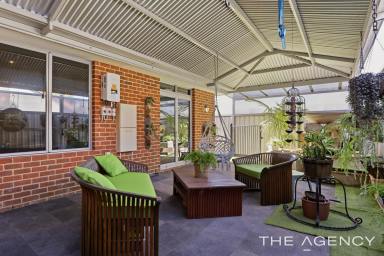 House For Sale - WA - Rockingham - 6168 - Low-Maintenance Living Near the Foreshore  (Image 2)
