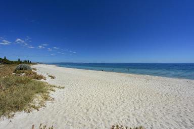 Unit For Sale - WA - Broadwater - 6280 - Studio Unit - Price Reduced!  (Image 2)