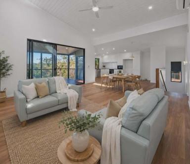 House For Sale - QLD - Macleay Island - 4184 - Beautiful as New Home – Stylish Coastal Living with Bay Glimpses (Image 2)