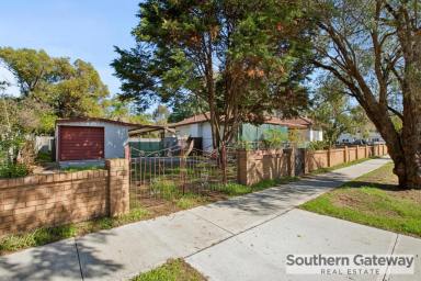 House For Lease - WA - Medina - 6167 - MEDINA CHARM  (Image 2)