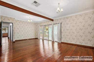 House For Lease - WA - Medina - 6167 - MEDINA CHARM  (Image 2)