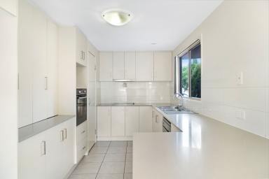 Unit For Lease - QLD - Newtown - 4350 - Stylish & Spacious Townhouse in Prime CBD-Fringe Location  (Image 2)