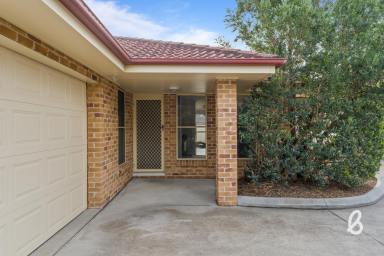 Duplex/Semi-detached For Sale - NSW - Singleton - 2330 - Free-Standing Three Bedroom Duplex  (Image 2)