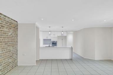 House Leased - QLD - Wyreema - 4352 - Spacious Family Living with Room for Everyone  (Image 2)